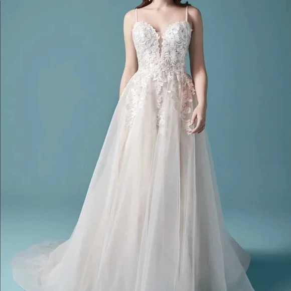 Maggie Sottero Stevie wedding dress - Picture 7 of 7